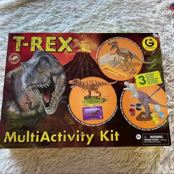 T-Rex dinosaur activity kit excavation assembly and painting Geoworld NEW - Picture 1 of 3